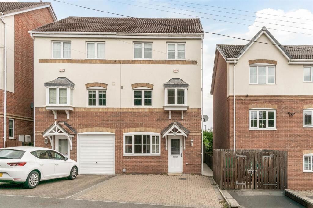 Property photo 1 of 18