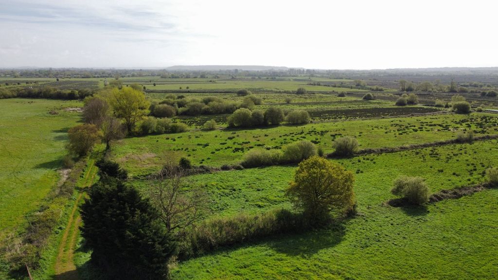 Property photo 3 of 16 Picture No. 03