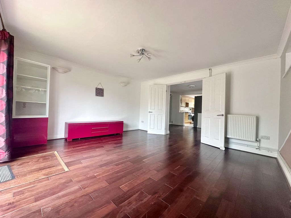 Property photo 2 of 9 View