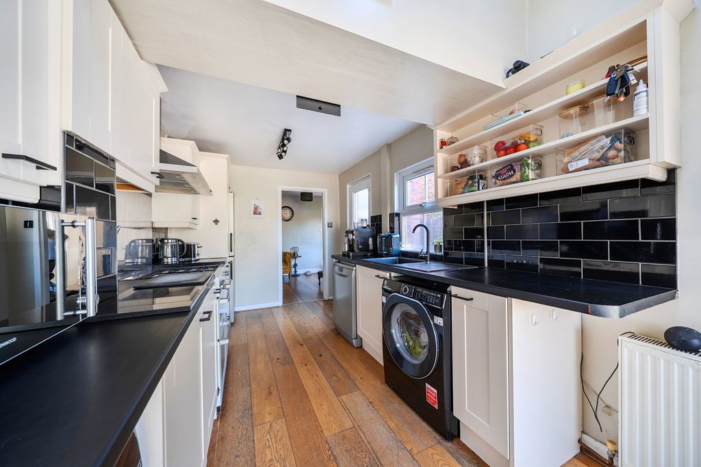 Additional image 8 of 3 bed semi-detached house for saleStation Road, Lingfield RH7
