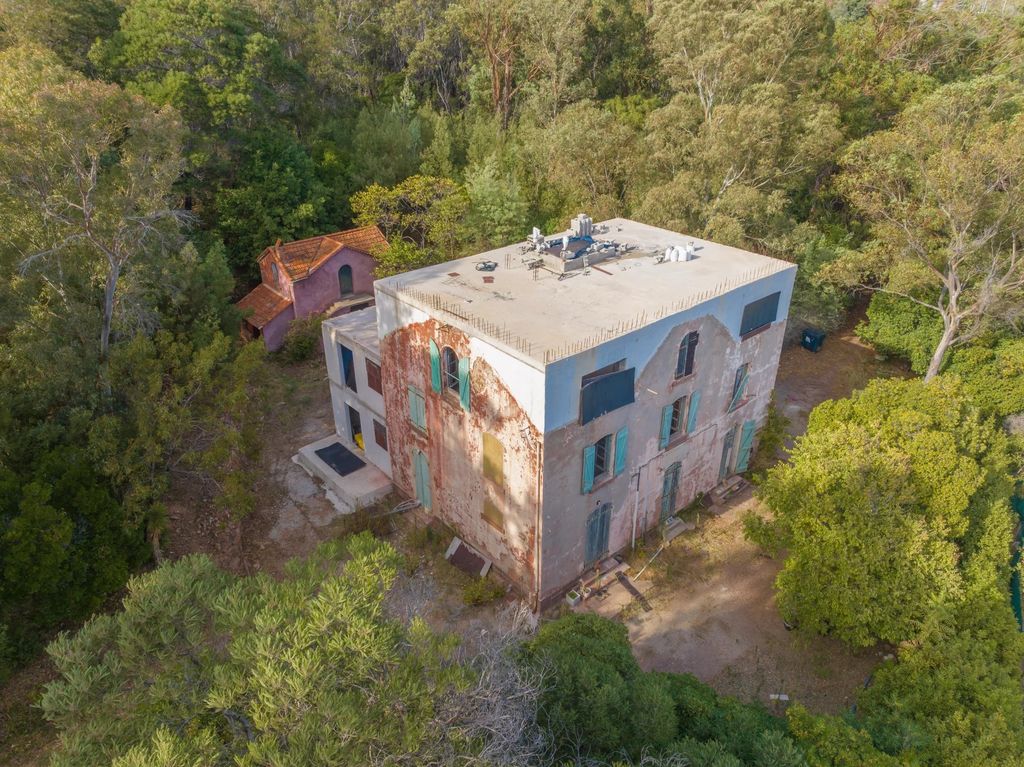 Property photo 3 of 6