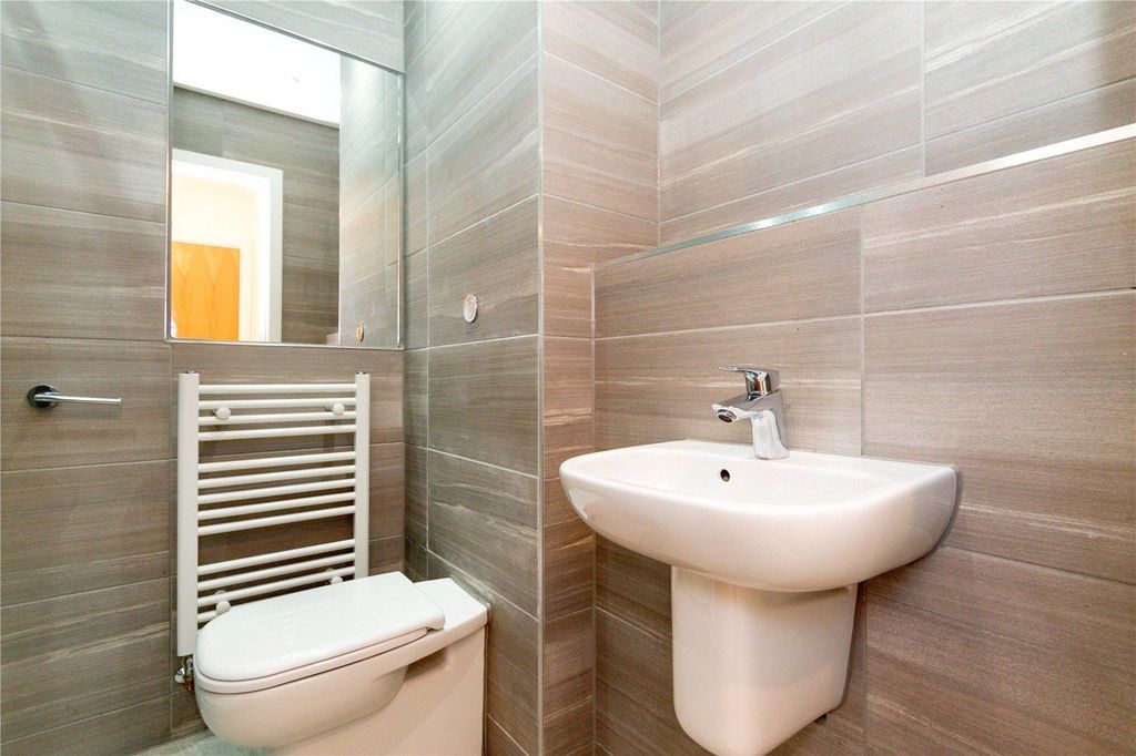 Property photo 3 of 11 Fahujg8Brglsgsshxm8VI5Dztdq.Jpg