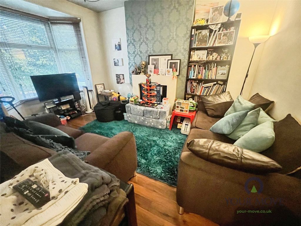 Property photo 2 of 7 Lounge