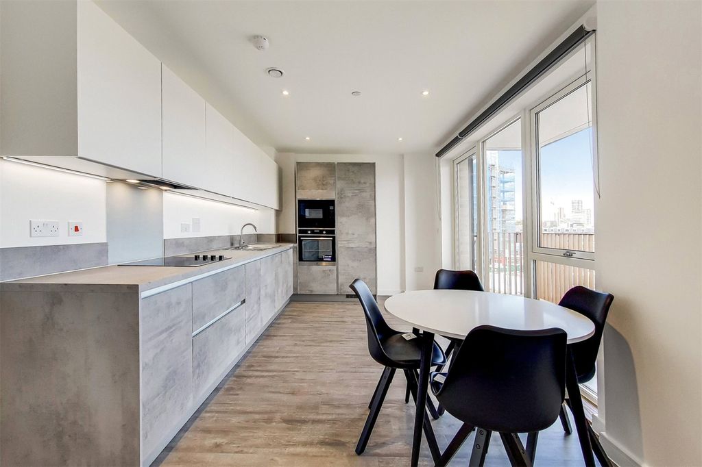 Property photo 3 of 24 Picture No. 02