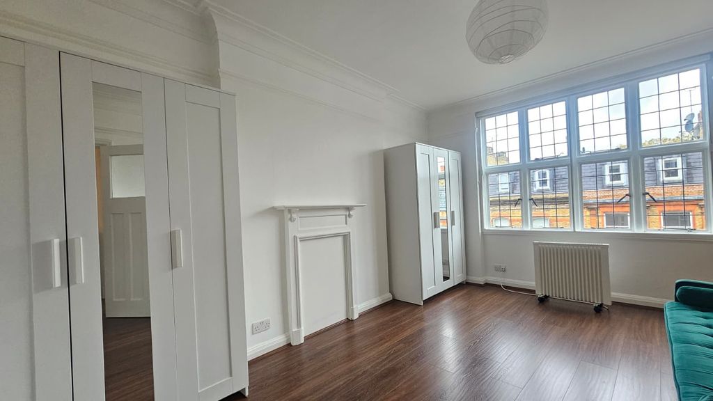 Property photo 2 of 8