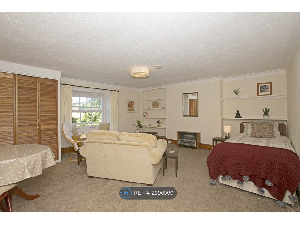 Property photo 2 of 35