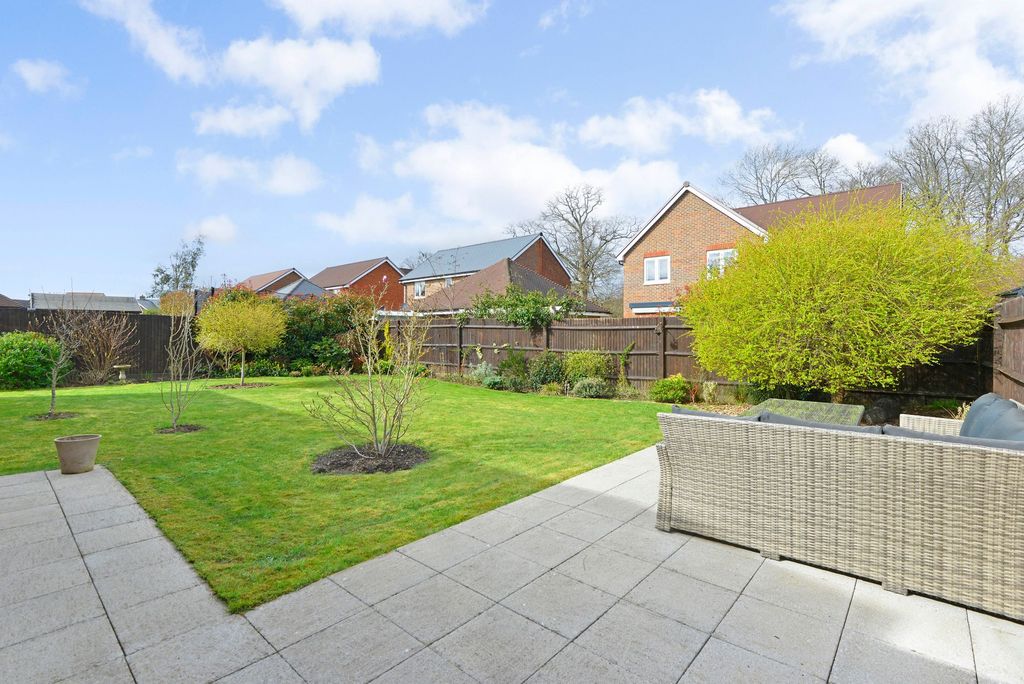 Property photo 2 of 21