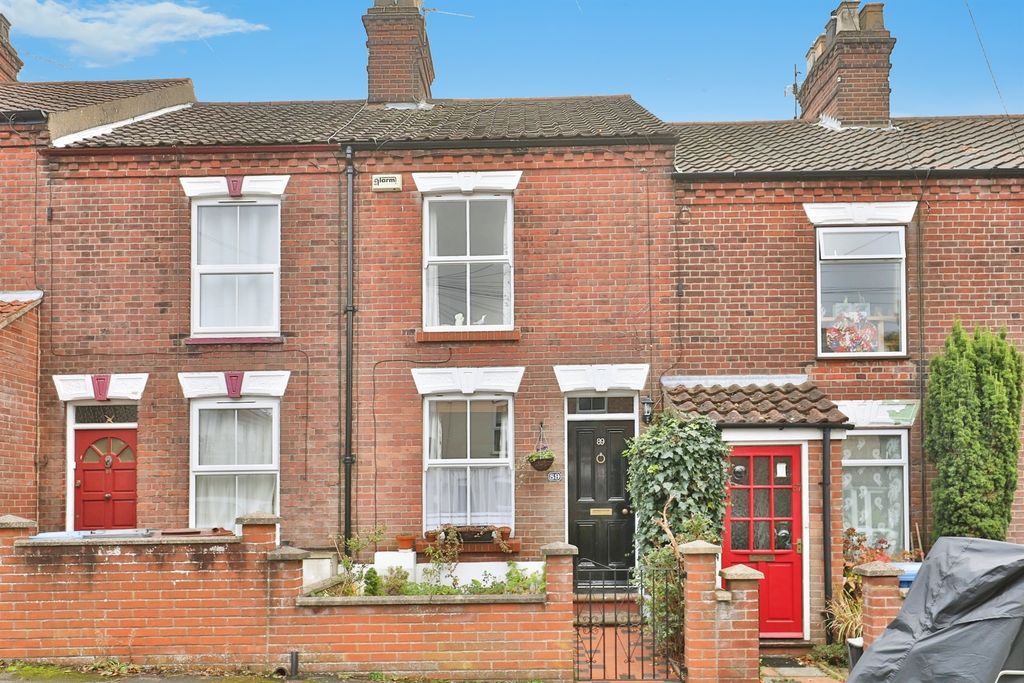 Property photo 1 of 17