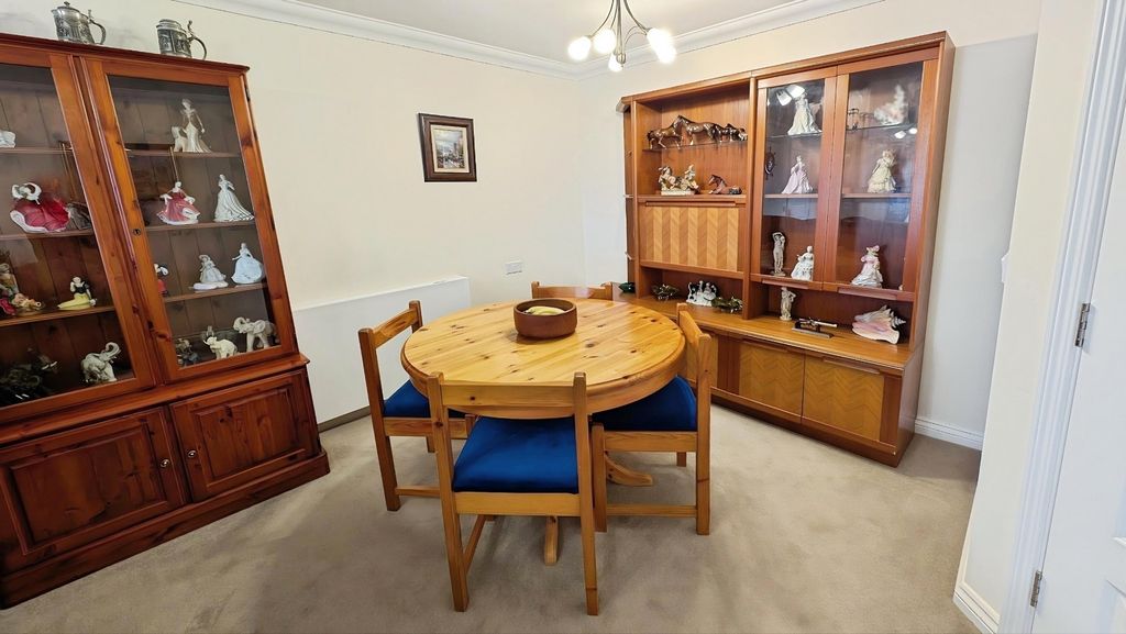 Property photo 3 of 18 Pbox-Img.Jpg