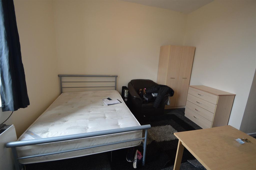 Property photo 1 of 3