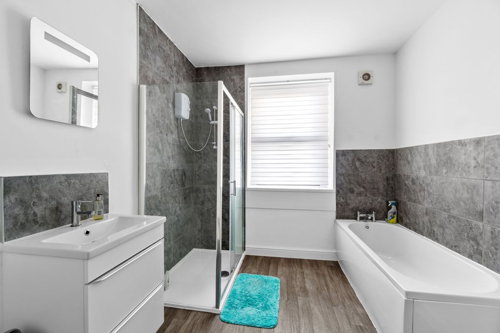 Property photo 3 of 5 0010