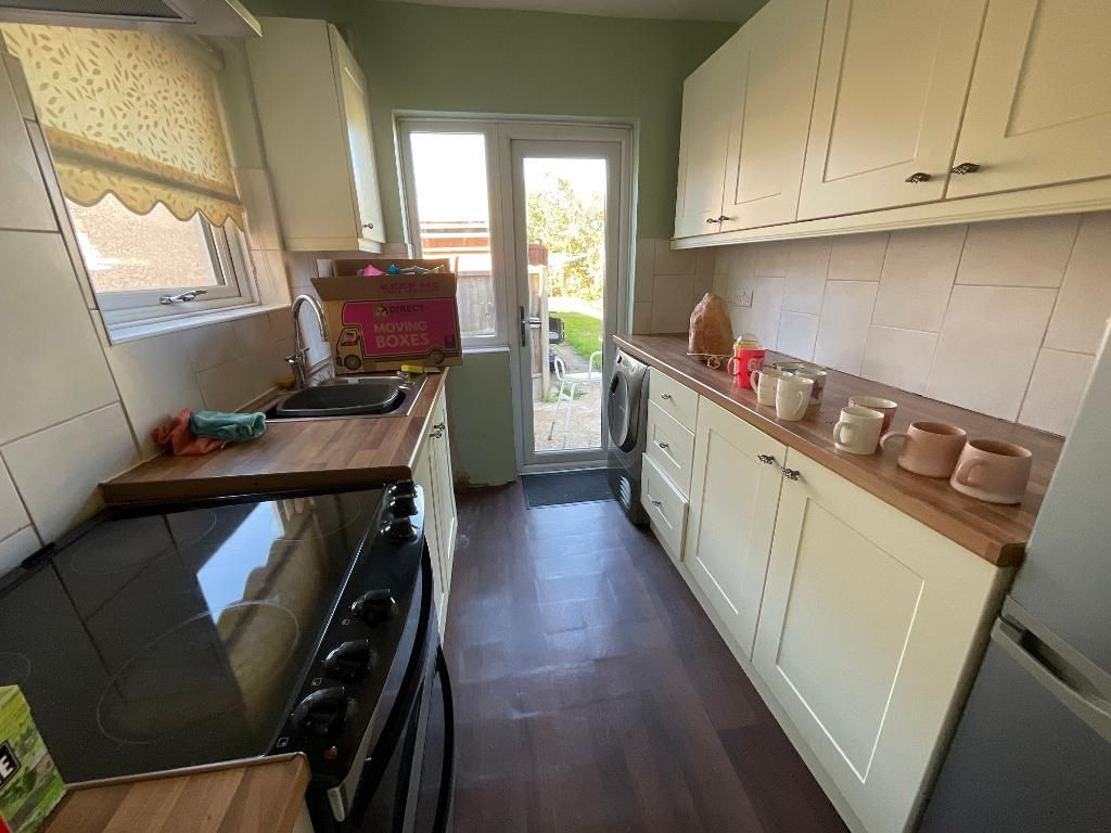Property photo 3 of 16 Kitchen 8'9 x 6'8