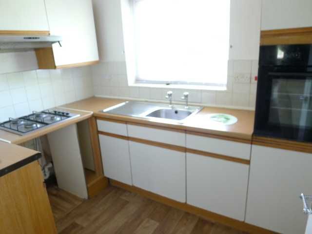 Property photo 3 of 6 Kitchen