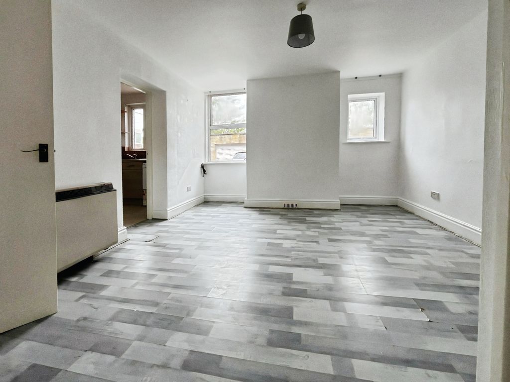 Property photo 2 of 7 0d3F8E48-Photo 206