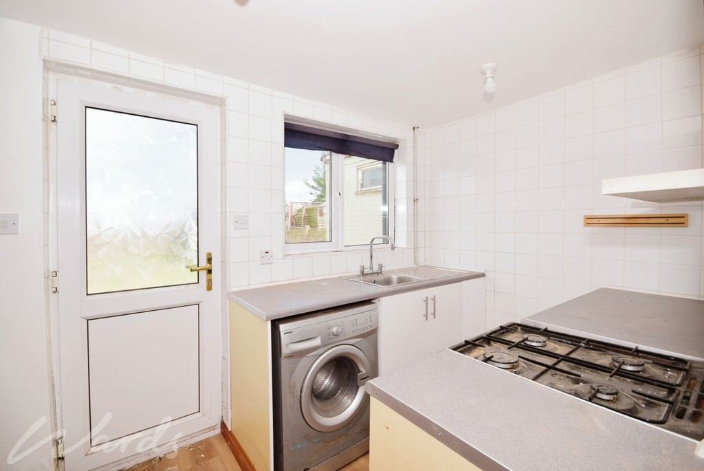 Property photo 3 of 9 Kitchen