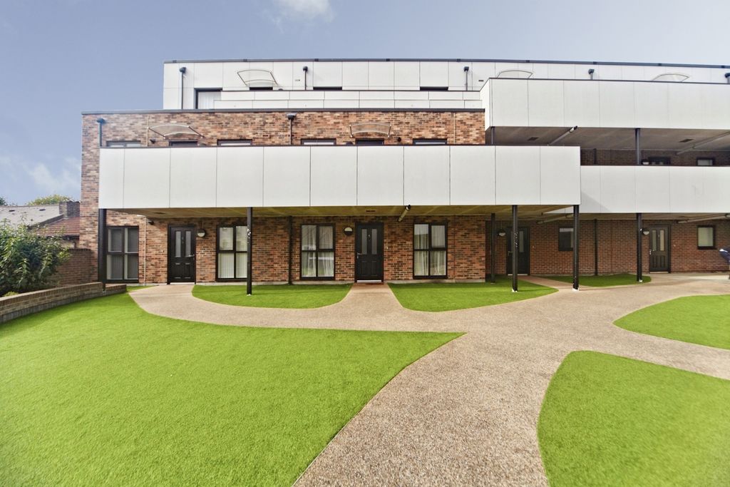 Property photo 1 of 18 Pbox-Img.Jpg