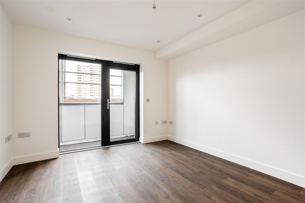 Property photo 3 of 11 F3 The Stag-7.Jpg