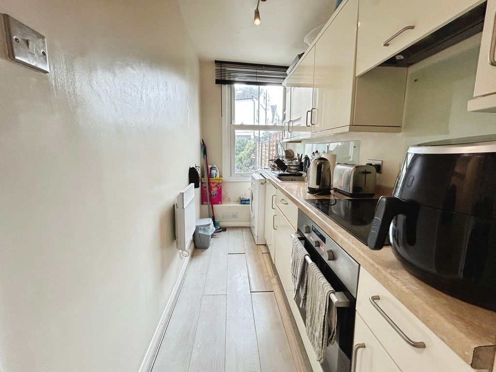 Property photo 3 of 8 Pbox-Img.Jpg