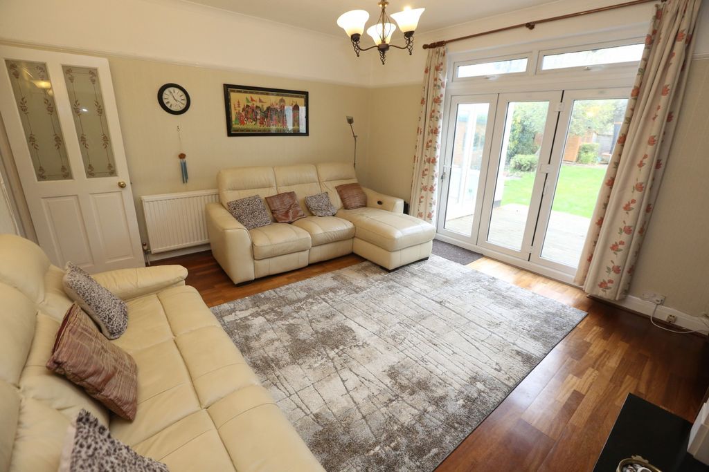 Property photo 3 of 16 Gallery