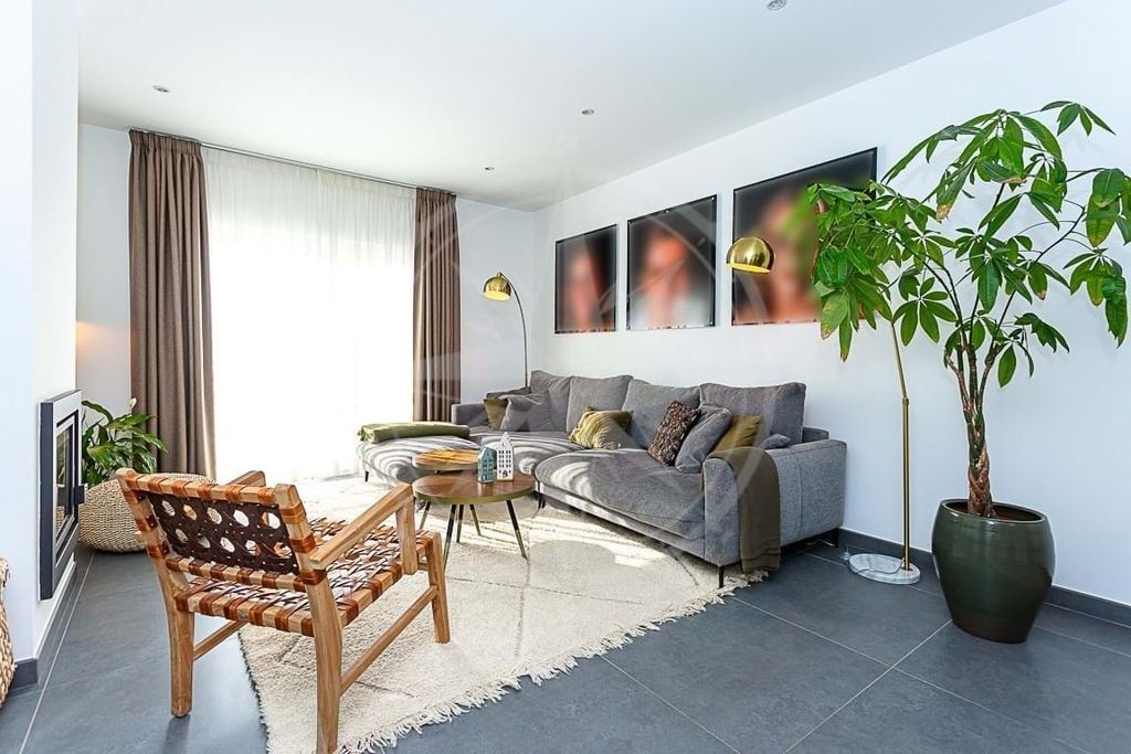 Property photo 3 of 27