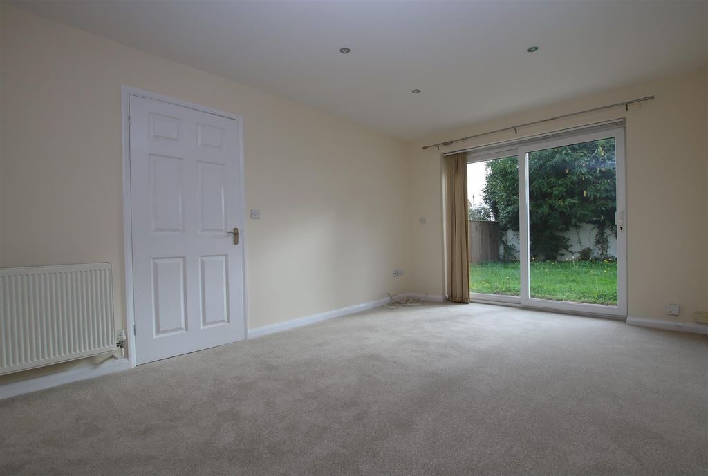 Property photo 3 of 14 Living Room.Jpg