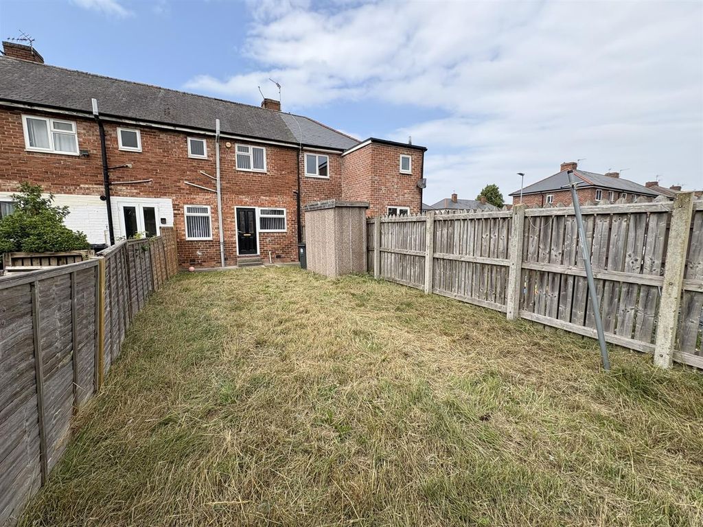 Property photo 2 of 10 Externally
