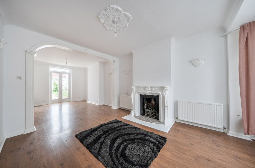 Property photo 2 of 20 1457478-12-6A0212...