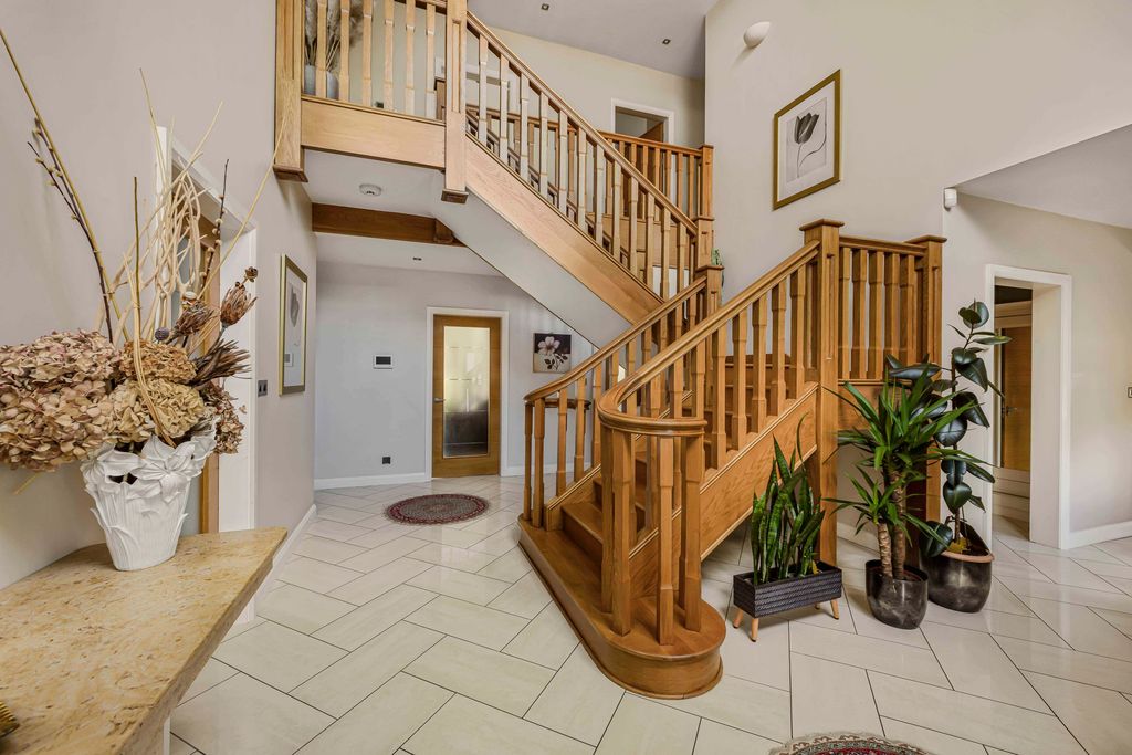 Property photo 3 of 30