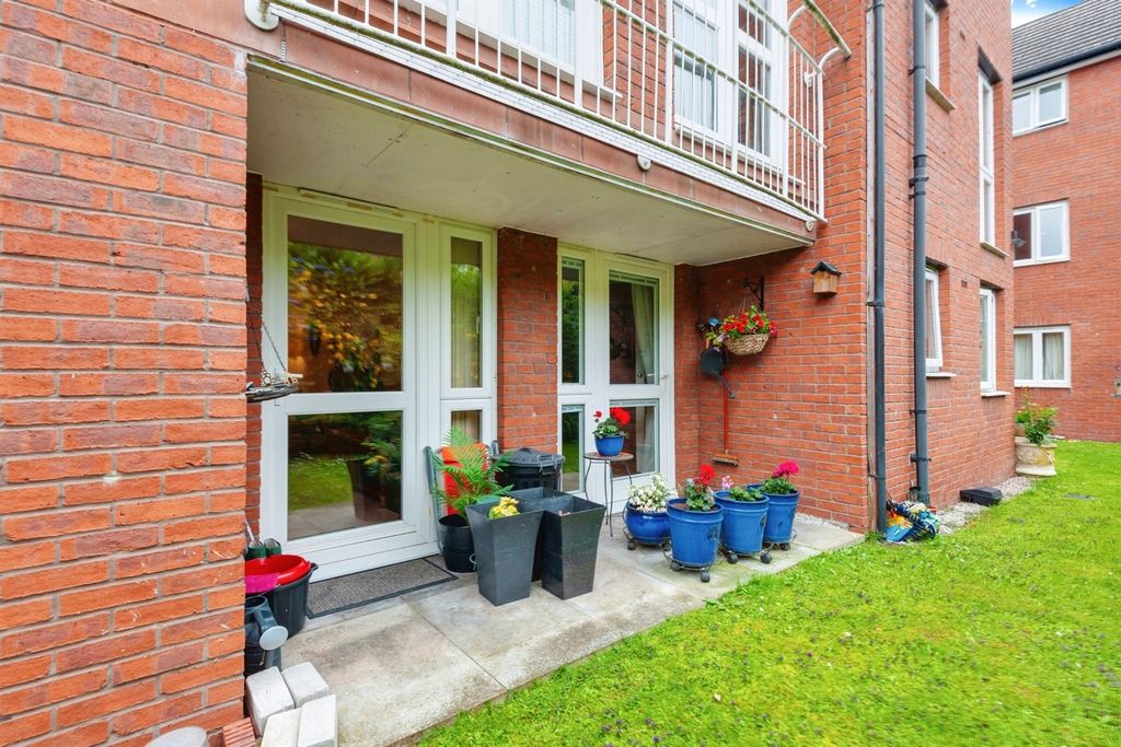 Property photo 2 of 14