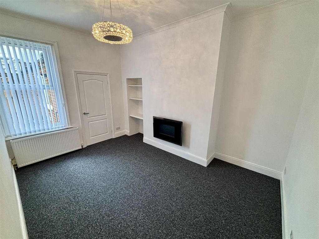 Property photo 2 of 10 Living Room