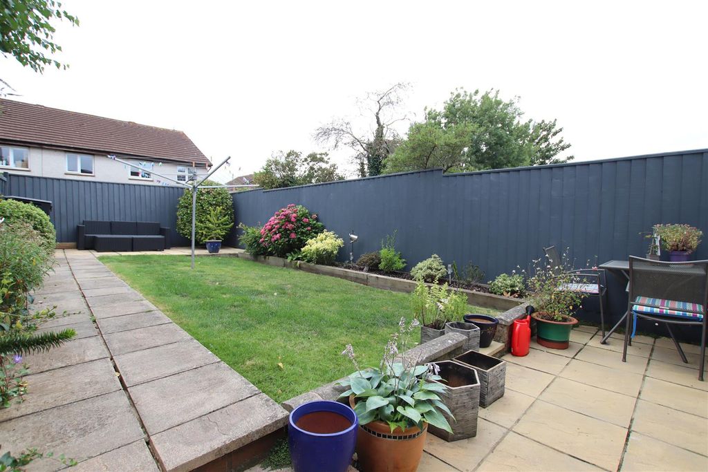 Property photo 2 of 9 Garden.Jpg