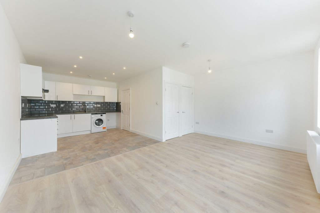 Property photo 2 of 11 Picture No. 10