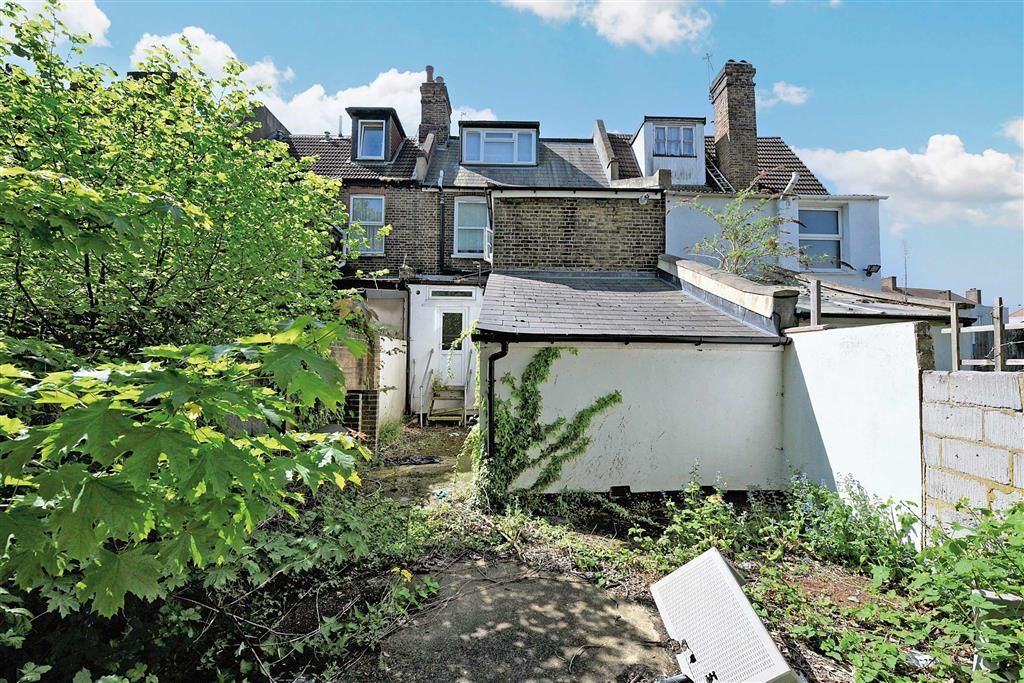 Property photo 2 of 6