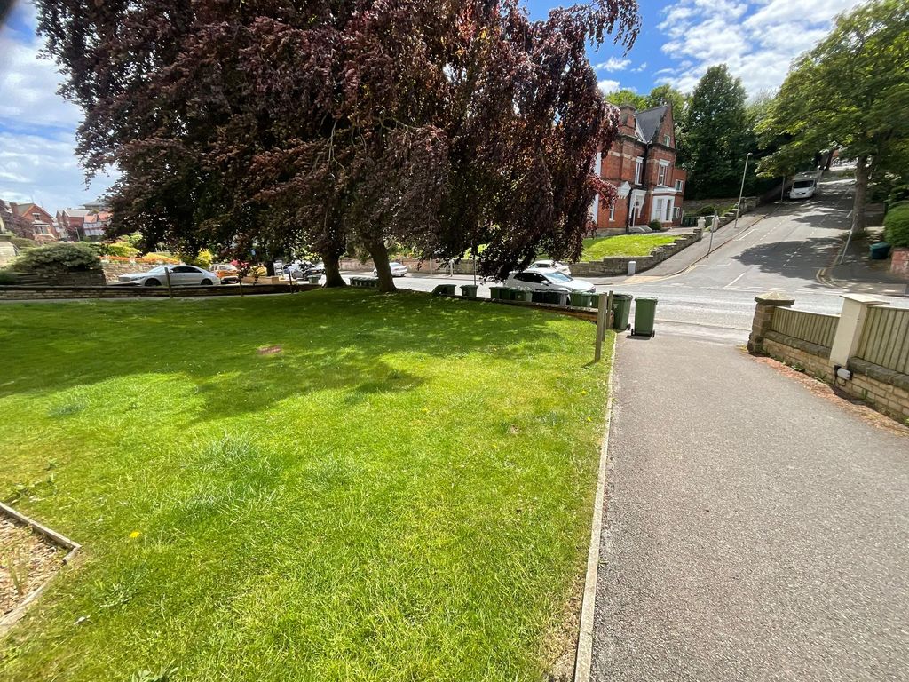 Property photo 2 of 8