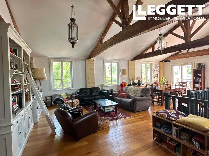 Property photo 3 of 10