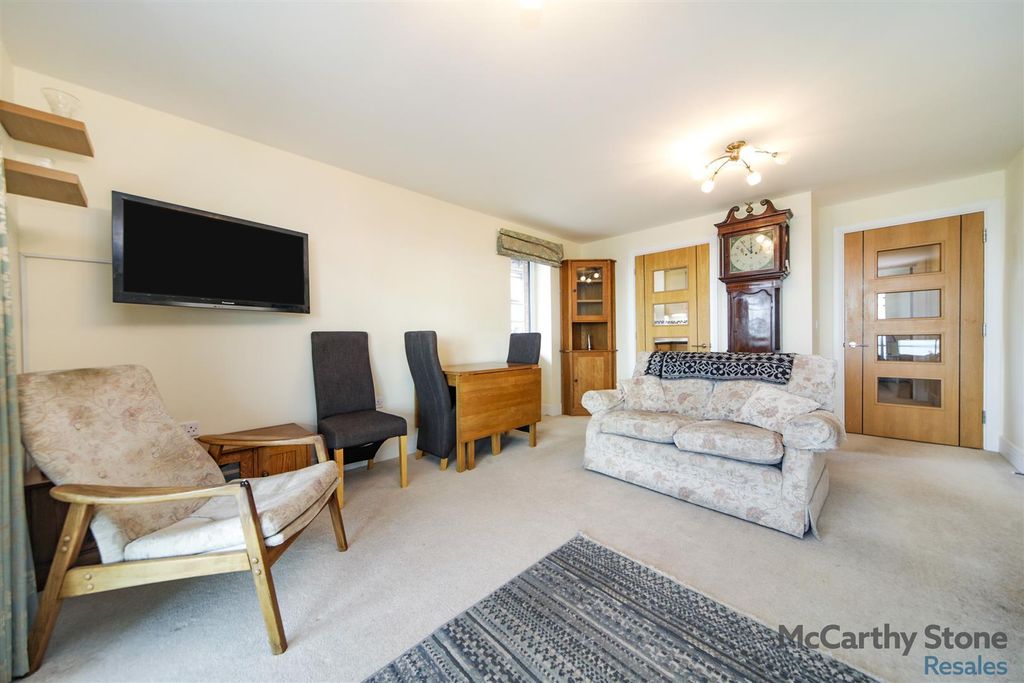 Additional image 5 of 2 bed flat for salePavilion Court, Hamilton Gardens, Felixstowe IP11