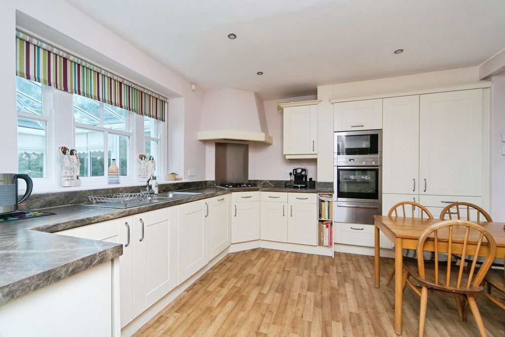 Additional image 6 of 4 bed detached house for saleFfordd Caergybi, Llanfairpwllgwyngyll LL61