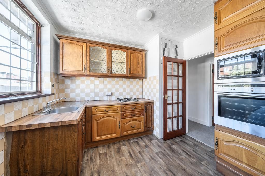 Property photo 3 of 24 Kitchen