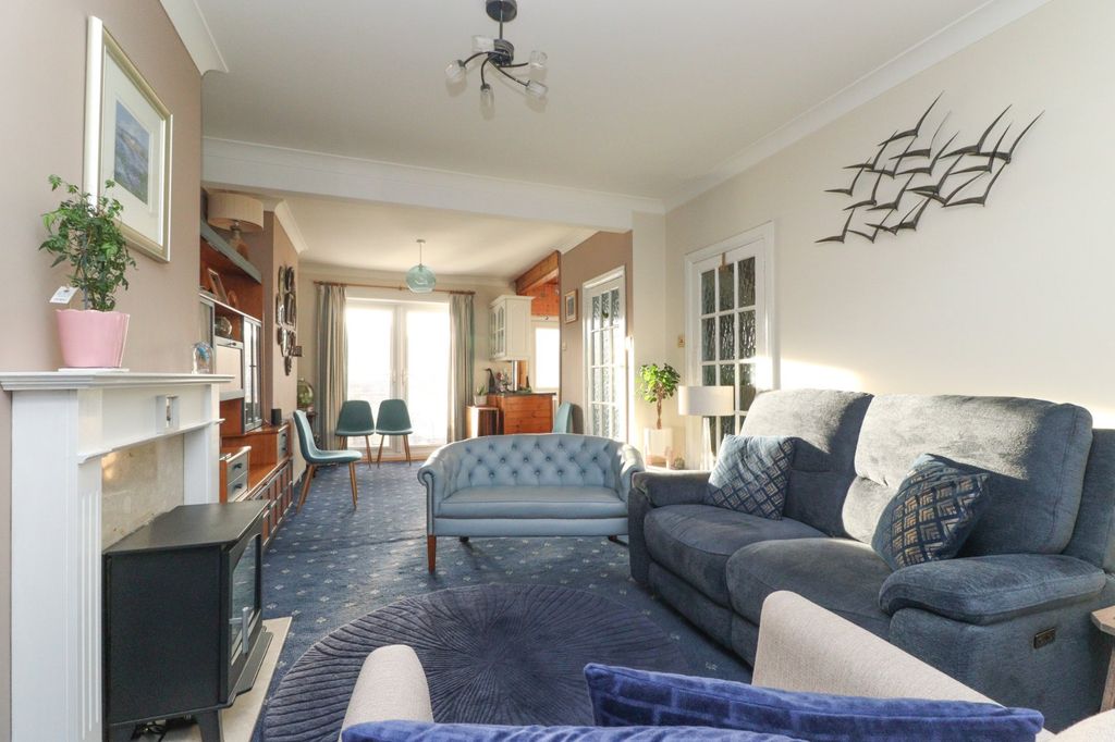 Property photo 3 of 13 Picture 3