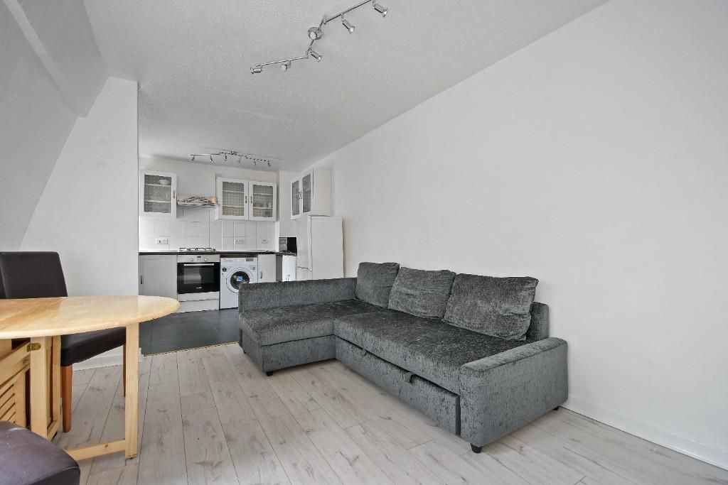 Property photo 1 of 8 Living Room