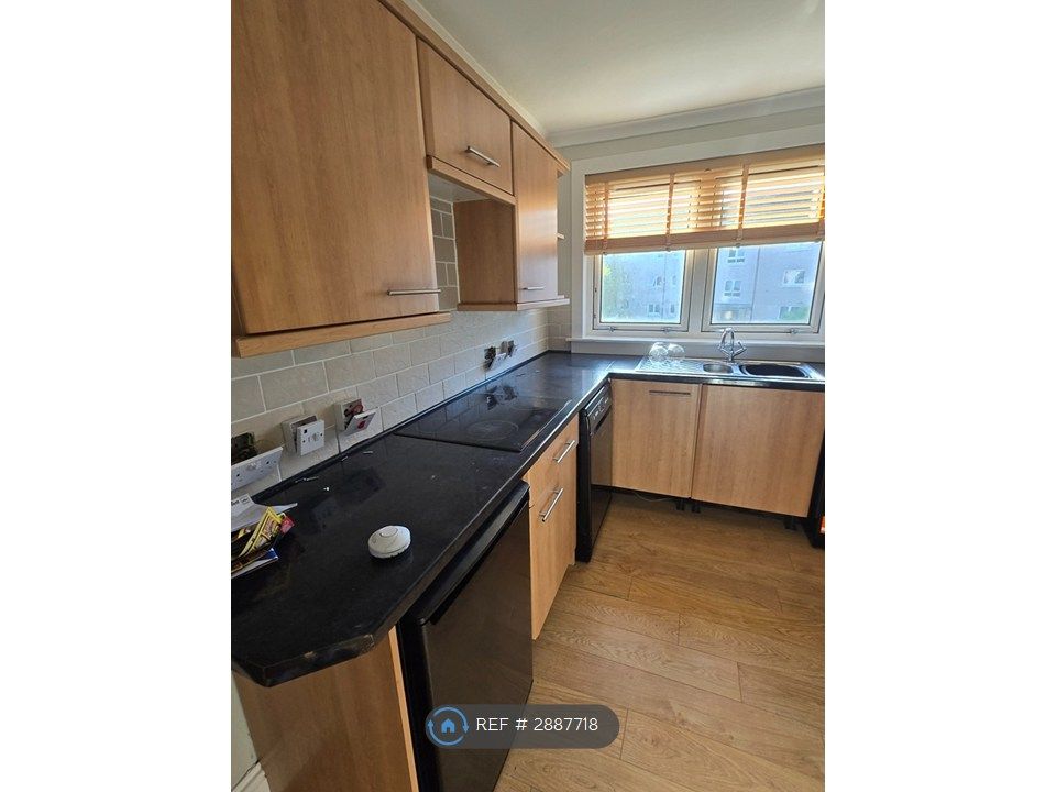Property photo 3 of 14 Large Kitchen
