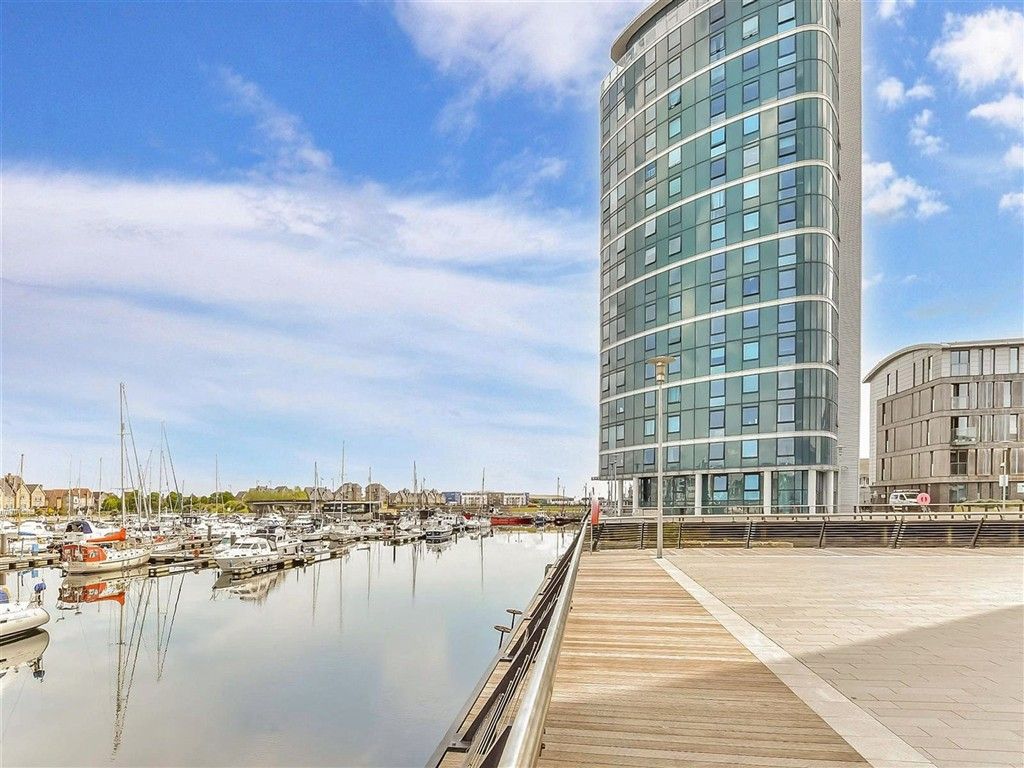 Property photo 1 of 6 External