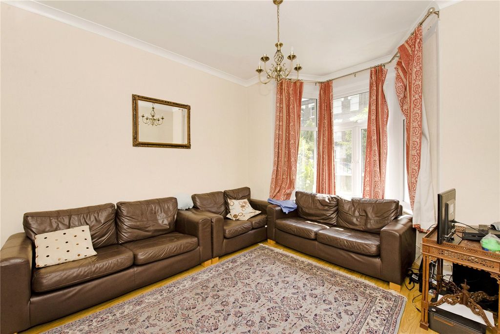 Property photo 3 of 11