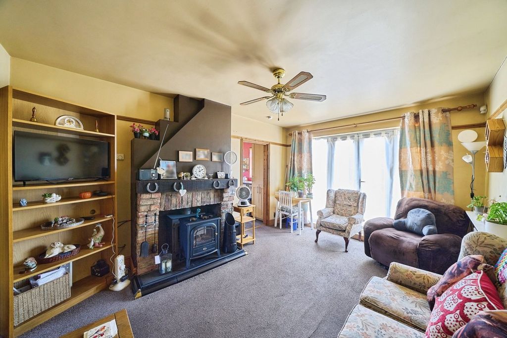 Property photo 2 of 18