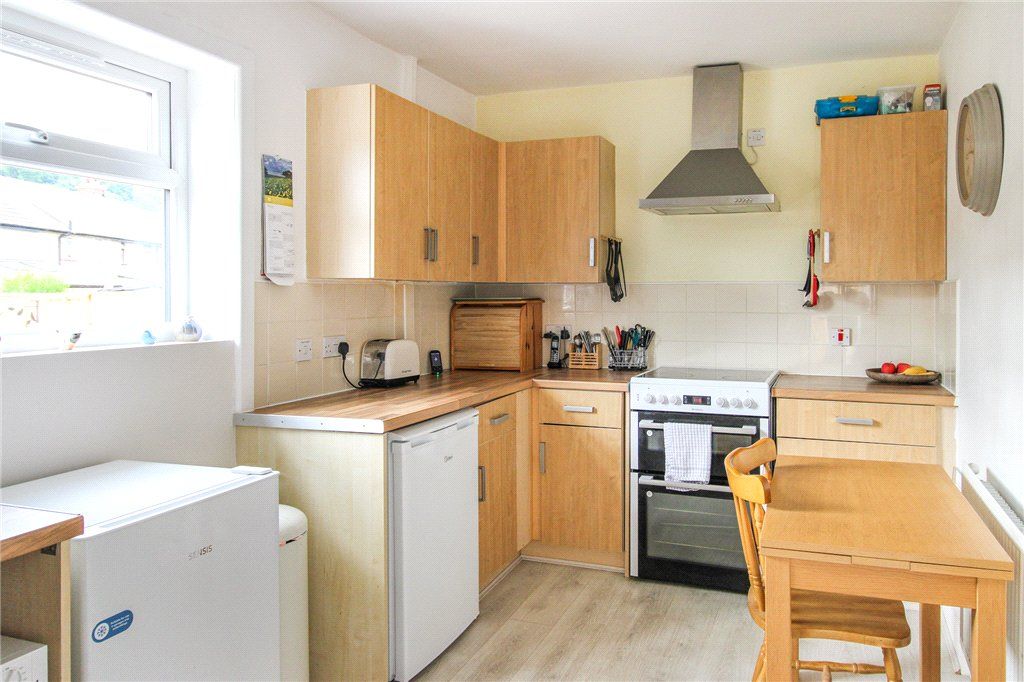 Property photo 2 of 6 Kitchen