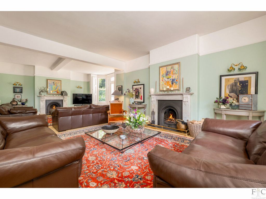 Property photo 3 of 48
