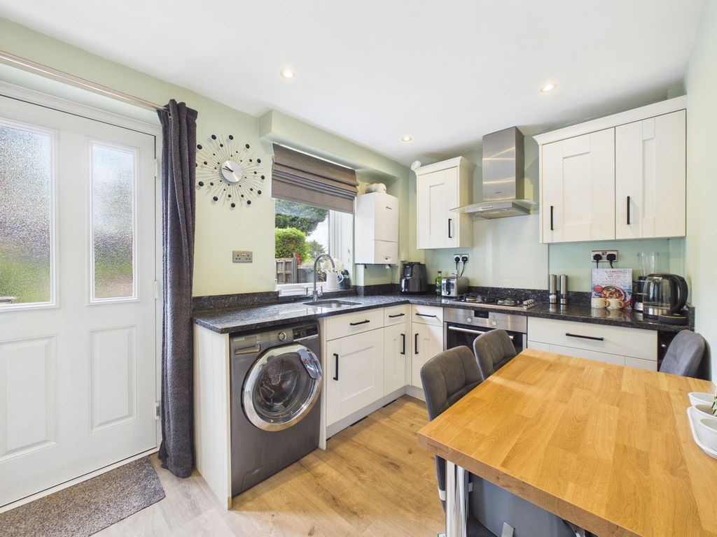 Property photo 3 of 17 Dining Kitchen