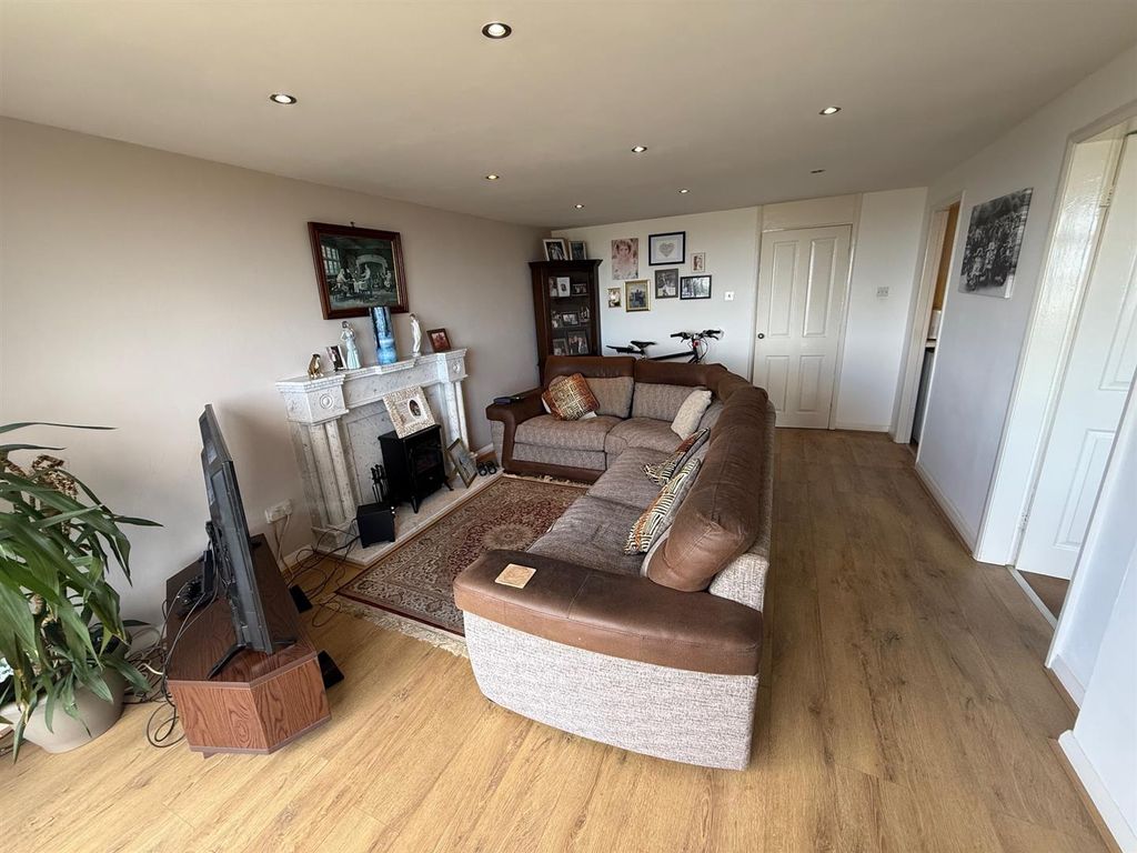 Property photo 2 of 13 Img_6048.Jpg
