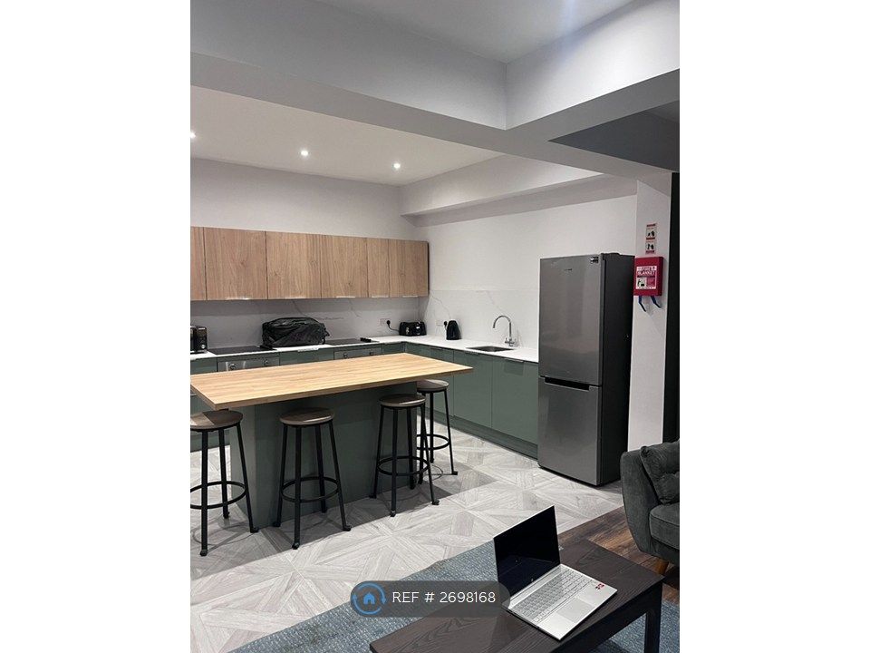 Property photo 1 of 20 Shared Kitchen