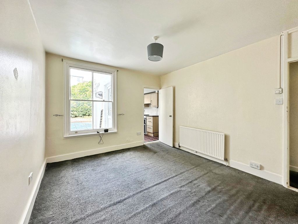 Property photo 3 of 11 Pbox-Img.Jpg